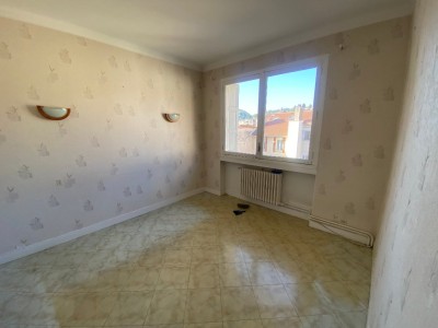 APPARTEMENT T3 A VENDRE - ST ETIENNE - 60 m2 - 70000 €