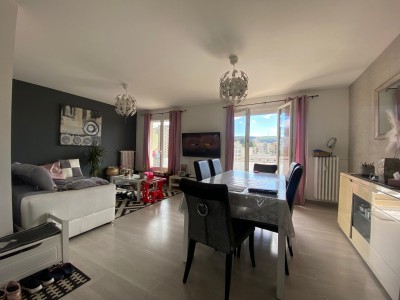 APPARTEMENT T3 A VENDRE - ST ETIENNE - 66 m2 - 85000€