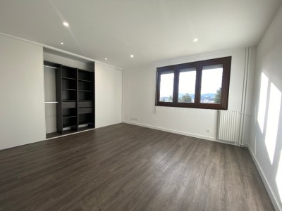 APPARTEMENT T3 - VILLARS - 74.4 m2 - VENDU