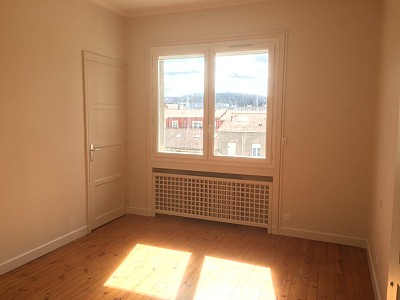 APPARTEMENT T4 A LOUER - FIRMINY Centre - 115 m2 - 653 € charges comprises par mois