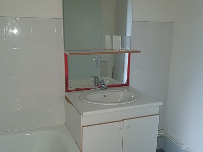 APPARTEMENT T4 A LOUER - FIRMINY Tardive - 55 m2 - 450 € charges comprises par mois