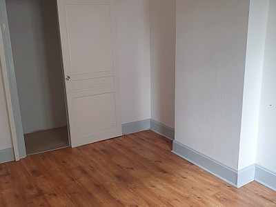 APPARTEMENT T4 A LOUER - FIRMINY Tardive - 55 m2 - 450 € charges comprises par mois
