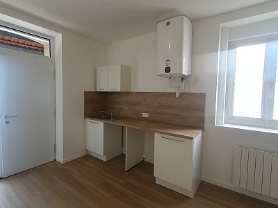 APPARTEMENT T4 A LOUER - LE CHAMBON FEUGEROLLES Sud-Est - 73 m2 - 680 € charges comprises par mois