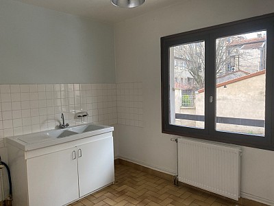 APPARTEMENT T4 A LOUER - ST CHAMOND Hypercentre - 59 m2 - 490 € charges comprises par mois