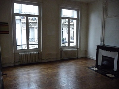 APPARTEMENT T3 A LOUER - ST ETIENNE Republique - 120 m2 - 640 € charges comprises par mois