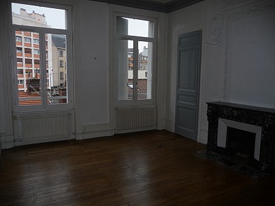 APPARTEMENT T3 A LOUER - ST ETIENNE Republique - 120 m2 - 640 € charges comprises par mois