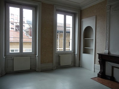 APPARTEMENT T3 A LOUER - ST ETIENNE Republique - 116 m2 - 640 € charges comprises par mois