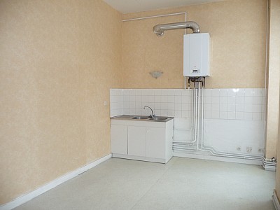 APPARTEMENT T3 A LOUER - ST ETIENNE Republique - 116 m2 - 640 € charges comprises par mois