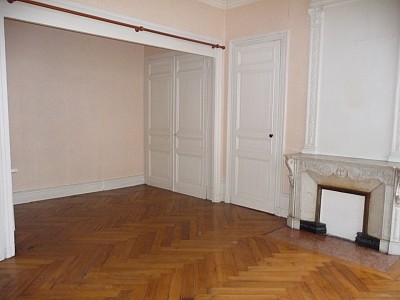 APPARTEMENT T3 A LOUER - ST ETIENNE Republique - 116 m2 - 640 € charges comprises par mois