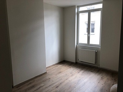 APPARTEMENT T4 A LOUER - ST ETIENNE Hotel-de-Ville - 114 m2 - 805 € charges comprises par mois