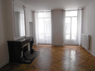 APPARTEMENT T3 A LOUER - ST ETIENNE Republique - 74 m2 - 560 € charges comprises par mois