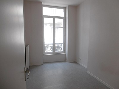 APPARTEMENT T3 A LOUER - ST ETIENNE Republique - 74 m2 - 560 € charges comprises par mois