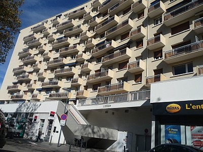 APPARTEMENT T4 A LOUER - ST ETIENNE Fauriel-Rond Point - 64 m2 - 700 € charges comprises par mois