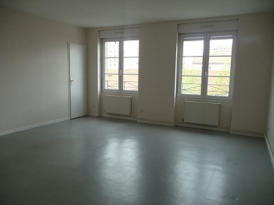 APPARTEMENT T3 A LOUER - ST ETIENNE Valbenoite - 80 m2 - 553 € charges comprises par mois