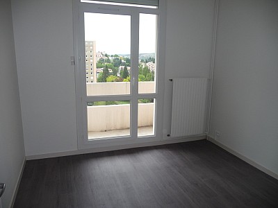 APPARTEMENT T4 A LOUER - ST ETIENNE Haut de Terrenoire-Bois d Avaize - 71 m2 - 765 € charges comprises par mois