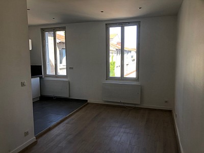 APPARTEMENT T3 A LOUER - ST ETIENNE Jacquard - 58 m2 - 610 € charges comprises par mois