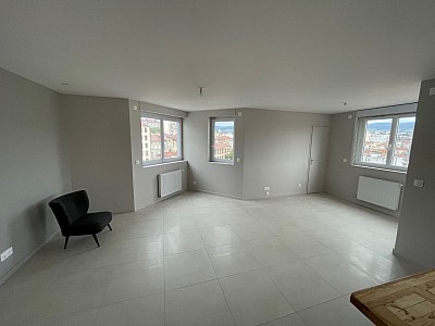 APPARTEMENT T4 A LOUER - ST ETIENNE Cret de Roc Ouest - 95 m2 - 900 € charges comprises par mois