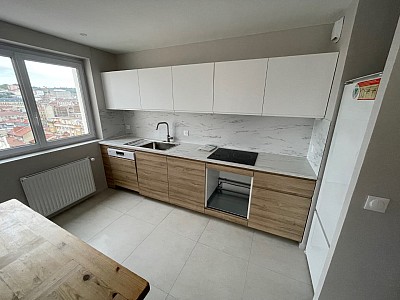 APPARTEMENT T4 A LOUER - ST ETIENNE Cret de Roc Ouest - 95 m2 - 900 € charges comprises par mois