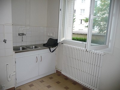 APPARTEMENT T3 A LOUER - ST ETIENNE Bellevue-Hopital - 55 m2 - 415 € charges comprises par mois