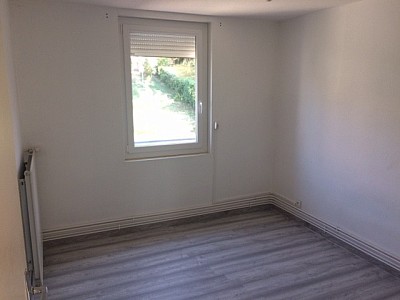 APPARTEMENT T4 A LOUER - ST JUST ST RAMBERT Centre-Loire - 74 m2 - 545 € charges comprises par mois