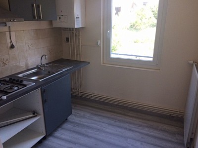 APPARTEMENT T4 A LOUER - ST JUST ST RAMBERT Centre-Loire - 74 m2 - 545 € charges comprises par mois