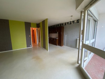 APPARTEMENT T4 A VENDRE - ANDREZIEUX BOUTHEON - 78,8 m2 - 65000 €