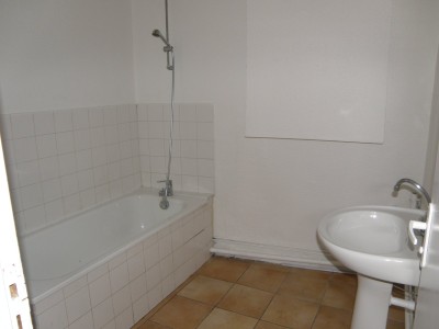 APPARTEMENT T4 A VENDRE - RIVE DE GIER - 94.96 m2 - 79000 €