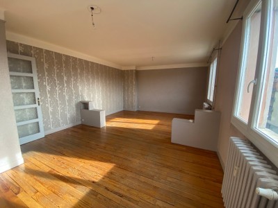 APPARTEMENT T4 A VENDRE - ROCHETAILLEE - 89 m2 - 105 000 €