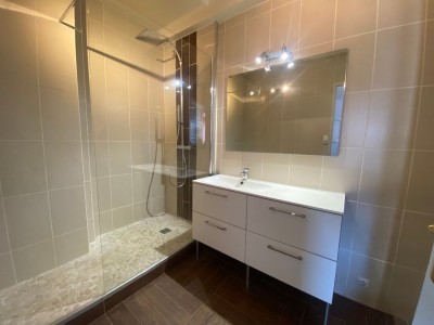 APPARTEMENT T4 A VENDRE - ROCHETAILLEE - 89 m2 - 105000 €
