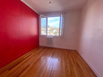 APPARTEMENT T4 A VENDRE - ROCHETAILLEE - 89 m2 - 110 000 €