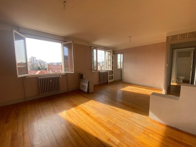 APPARTEMENT T4 A VENDRE - ST ETIENNE - 89 m2 - 90000 €