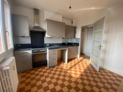 APPARTEMENT T4 A VENDRE - ST ETIENNE - 89 m2 - 90000 €