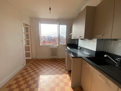 APPARTEMENT T4 A VENDRE - ST ETIENNE - 89 m2 - 90000 €