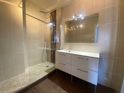 APPARTEMENT T4 A VENDRE - ST ETIENNE - 89 m2 - 90000 €