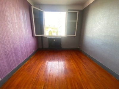 APPARTEMENT T4 A VENDRE - ST ETIENNE - 89 m2 - 90000 €