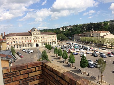 APPARTEMENT T5 A LOUER - RIVE DE GIER Centre - 115 m2 - 605 € charges comprises par mois