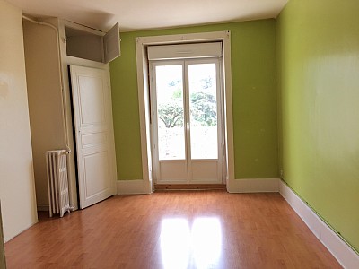 APPARTEMENT T5 A LOUER - RIVE DE GIER Centre - 115 m2 - 605 € charges comprises par mois