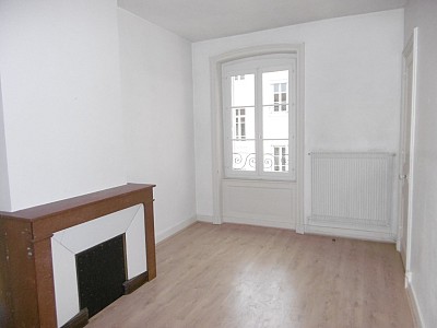 APPARTEMENT T4 A LOUER - ST ETIENNE Prefecture - 151 m2 - 956 € charges comprises par mois