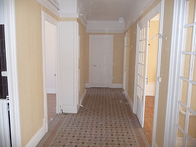 APPARTEMENT T5 A LOUER - ST ETIENNE Prefecture - 123 m2 - 745 € charges comprises par mois