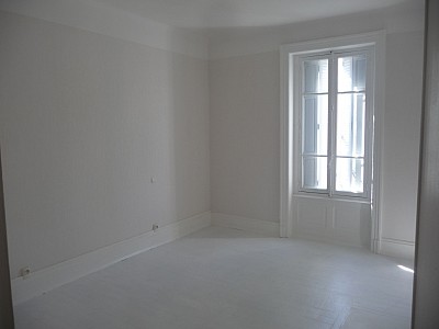 APPARTEMENT T5 A LOUER - ST ETIENNE Prefecture - 123 m2 - 745 € charges comprises par mois