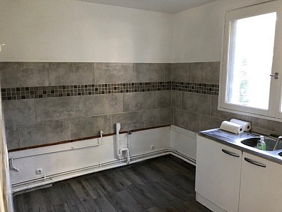 APPARTEMENT T5 A LOUER - ST ETIENNE La Cotonne - 90 m2 - 865 € charges comprises par mois