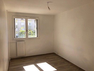 APPARTEMENT T5 A LOUER - ST ETIENNE La Cotonne - 90 m2 - 865 € charges comprises par mois