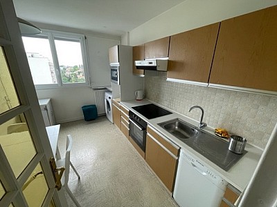 APPARTEMENT T5 A LOUER - ST ETIENNE Parc de l Europe - 80 m2 - 710 € charges comprises par mois
