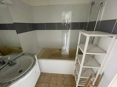 APPARTEMENT T5 A LOUER - ST ETIENNE Parc de l Europe - 80 m2 - 710 € charges comprises par mois