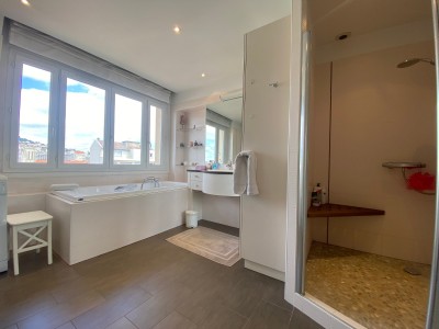 APPARTEMENT T5 A VENDRE - ST ETIENNE - 155 m2 - 295000 €