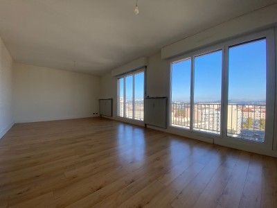 APPARTEMENT T5 A VENDRE - ST ETIENNE - 116.6 m2 - 150000€