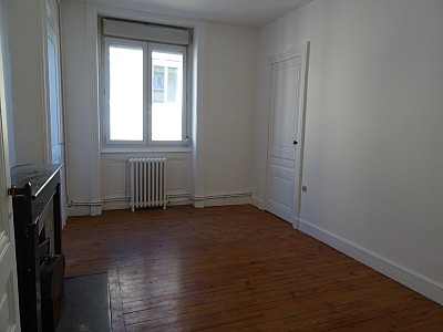 APPARTEMENT T6 A LOUER - ST ETIENNE Peuple-Boivin-St Jacques - 150 m2 - 1000 € charges comprises par mois